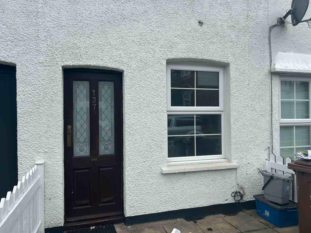 2 bed Mid Terraced House for rent in Bushey. From Home Management Ltd - Bushey