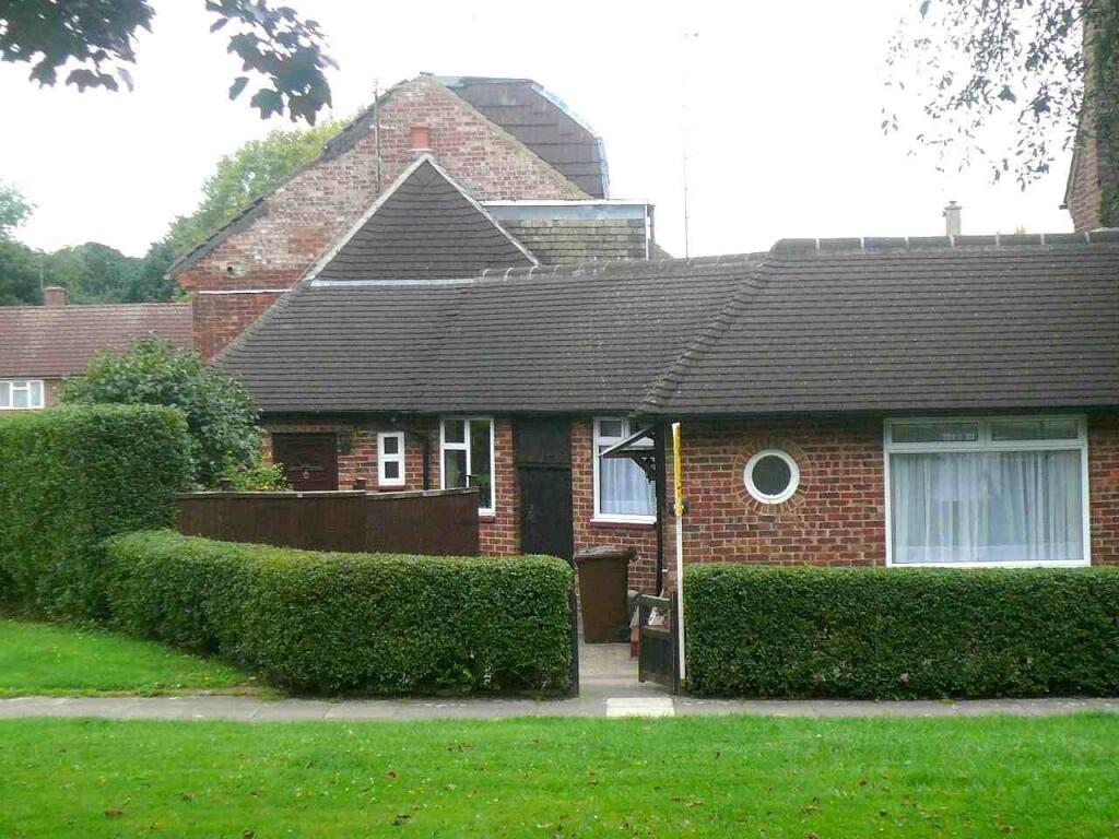 1 bed Mid Terraced House for rent in Bushey. From Home Management Ltd - Bushey