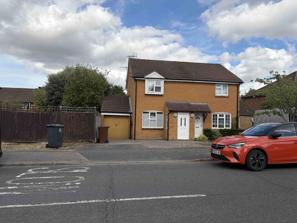 3 bed Semi Detached for rent in Bushey. From Home Management Ltd - Bushey 3 bed Semi Detached for rent in Bushey. From Home Management Ltd - Bushey