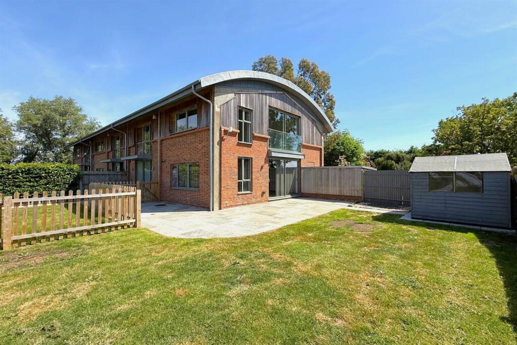 4 bed Barn Conversion for rent in Stebbing. From Kings Property - Braintree