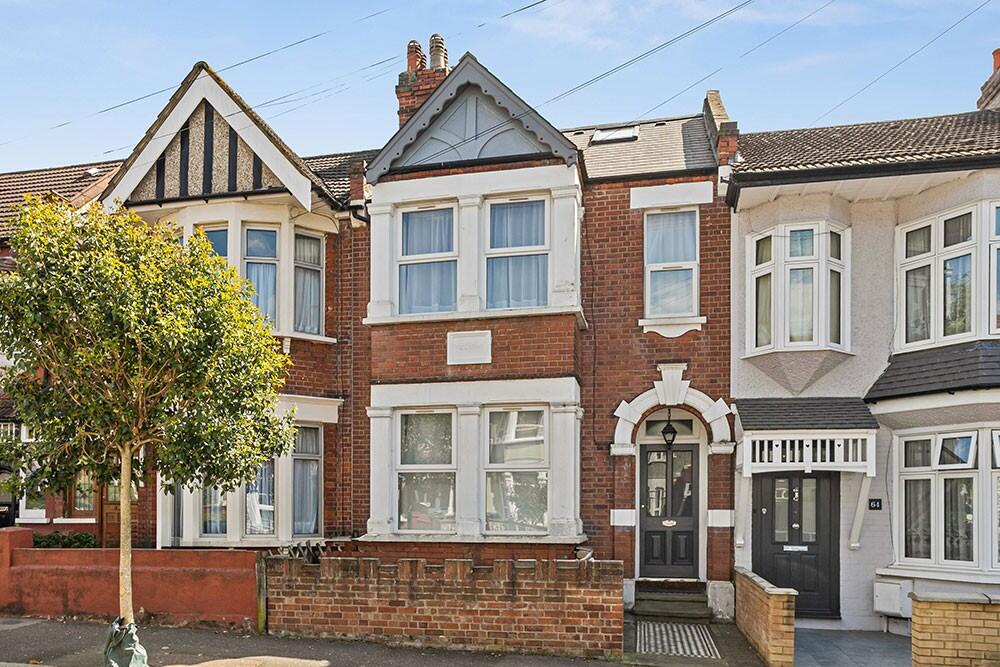 6 bed Mid Terraced House for rent in Leyton. From Theydons - East London - Sales