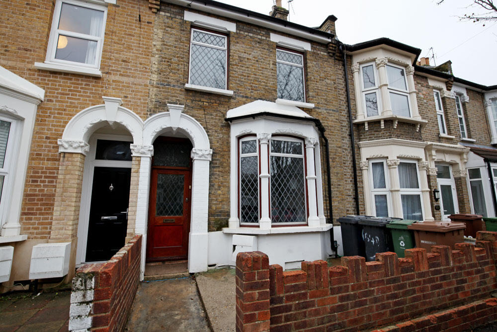 4 bed Mid Terraced House for rent in Wanstead. From Theydons - East London - Sales