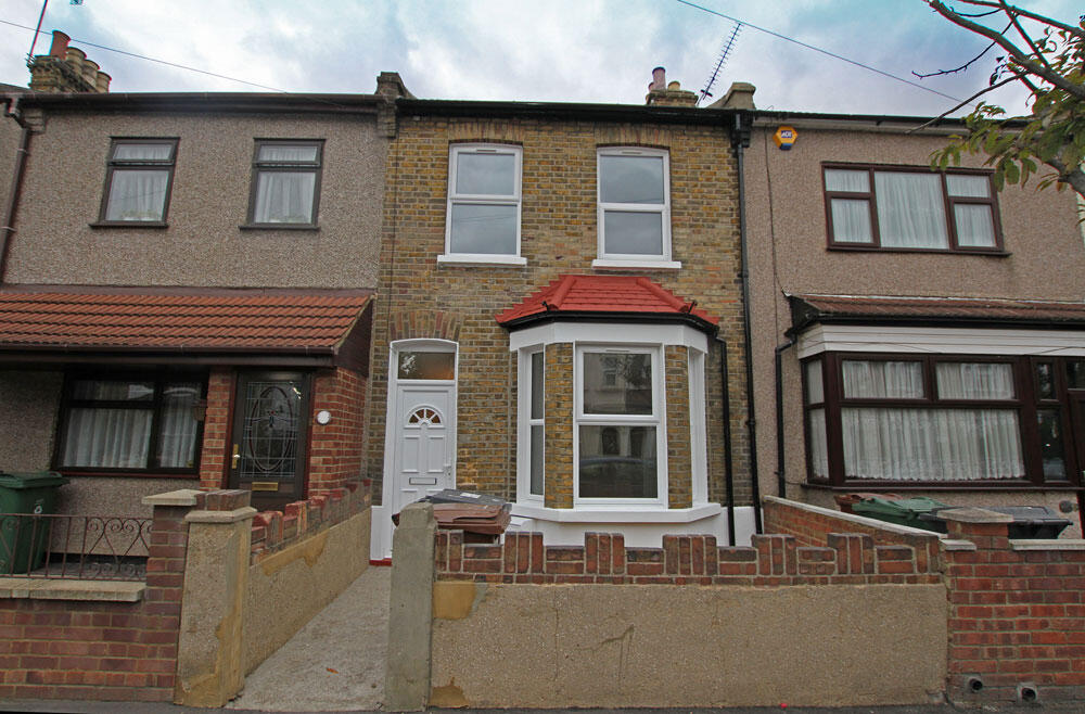 4 bed Mid Terraced House for rent in Wanstead. From Theydons - East London - Sales