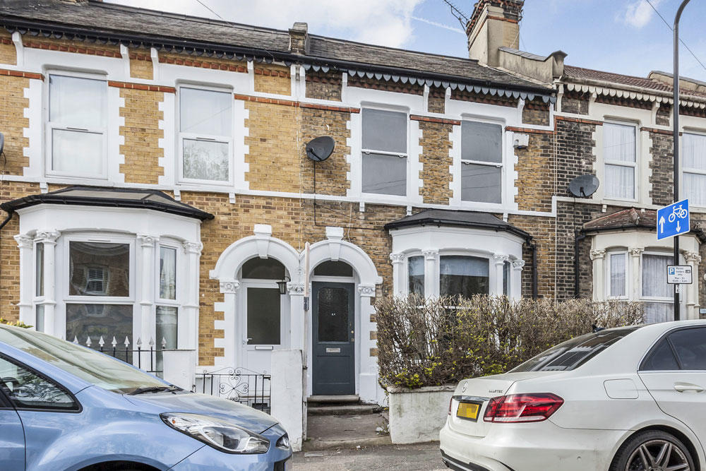 3 bed Mid Terraced House for rent in Wanstead. From Theydons - East London - Sales 3 bed Mid Terraced House for rent in Wanstead. From Theydons - East London - Sales