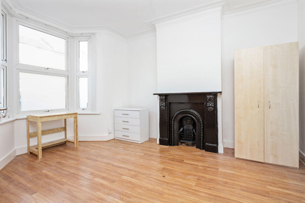 3 bed Mid Terraced House for rent in Wanstead. From Theydons - East London - Sales