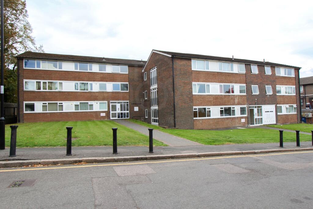 1 bed 1st Floor Flat for rent in Croydon. From Top Move Estate Agents LTD 1 bed 1st Floor Flat for rent in Croydon. From Top Move Estate Agents LTD