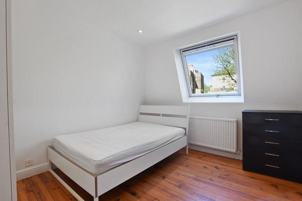 1 bed 1st Floor Flat for rent in London. From Naylius McKenzie - Belsize Park