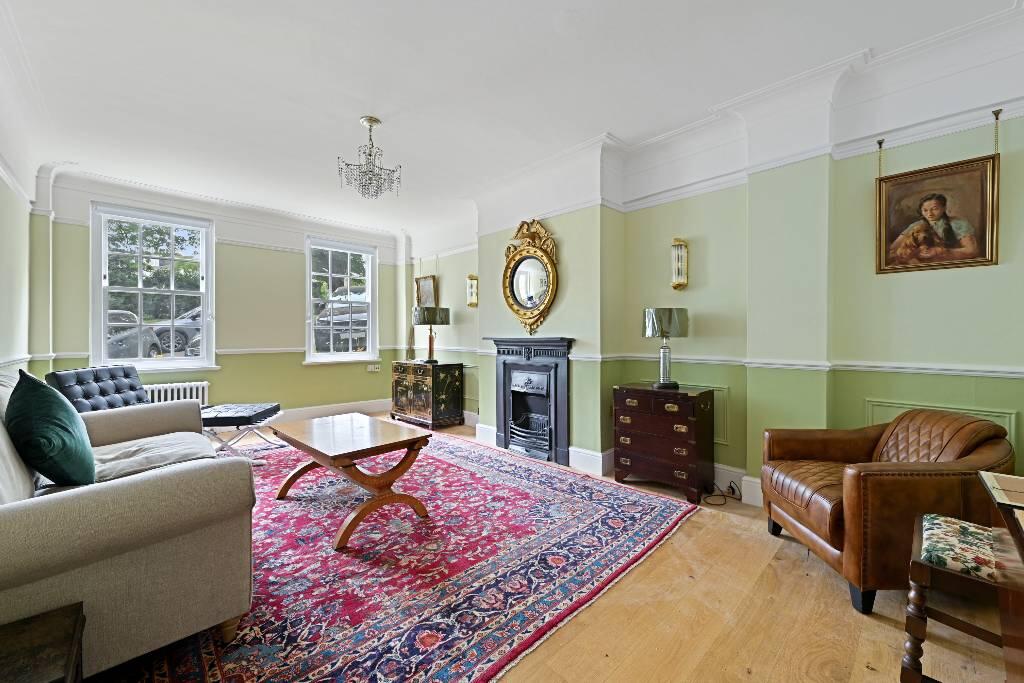 2 bed 1st Floor Flat for rent in Hampstead. From Naylius McKenzie - Belsize Park