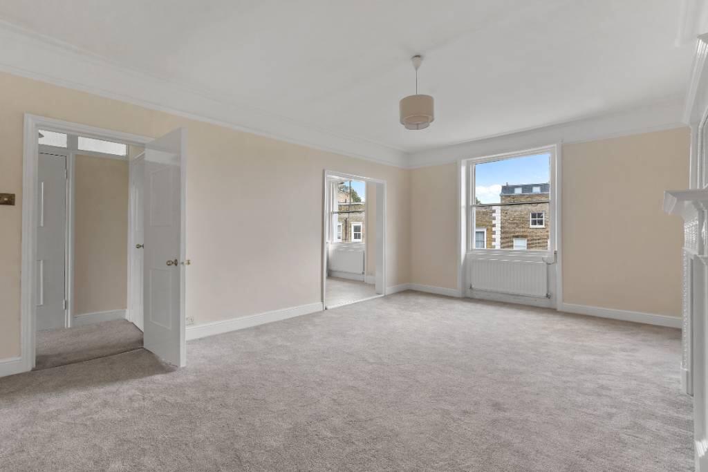 2 bed 1st Floor Flat for rent in Hampstead. From Naylius McKenzie - Belsize Park