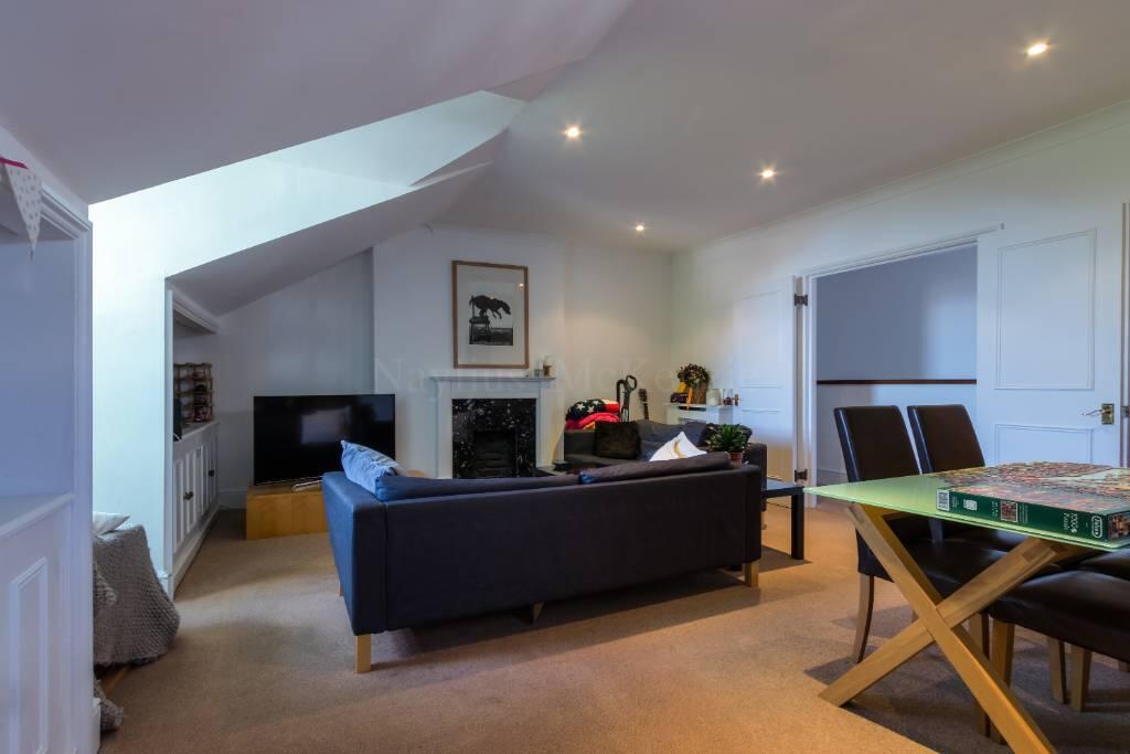 2 bed 1st Floor Flat for rent in Hampstead. From Naylius McKenzie - Belsize Park