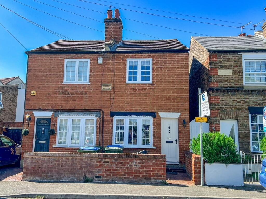 2 bed Semi Detached for rent in East Molesey. From Tudor & Co - Surrey 2 bed Semi Detached for rent in East Molesey. From Tudor & Co - Surrey