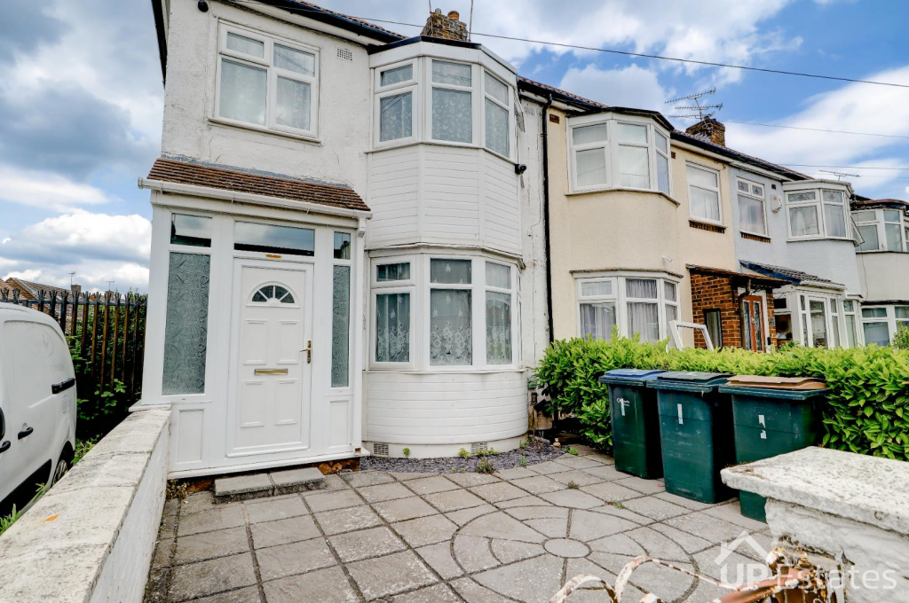 3 bed End of Terrace for rent in Hawkesbury. From UP Estates - Coventry