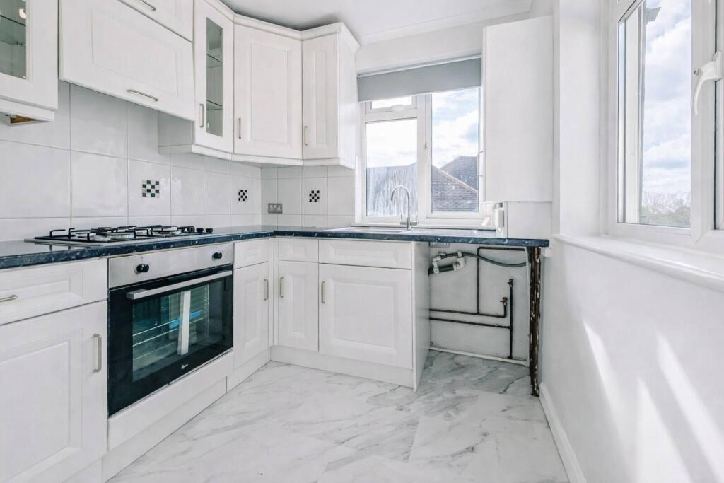 2 bed 1st Floor Flat for rent in Mitcham. From Upper Class Estates