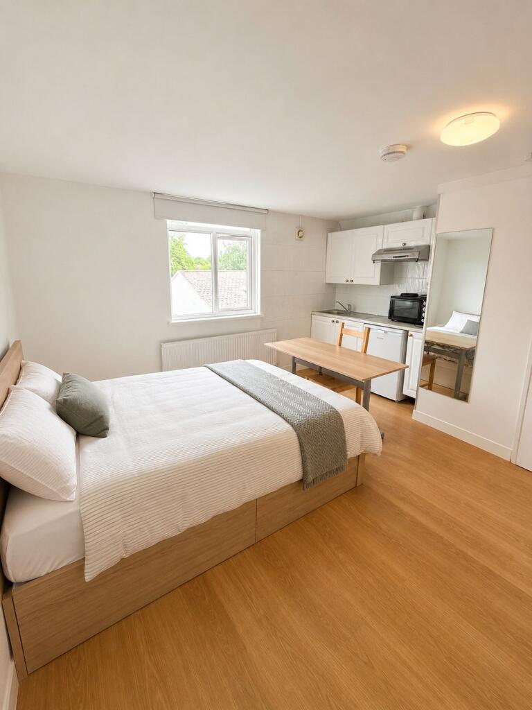 4 bed Studio for rent in Stoke Newington. From Upper Class Estates