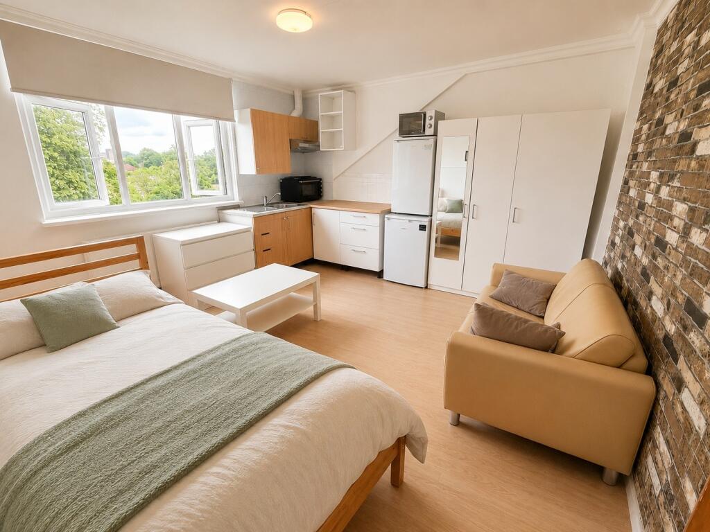 4 bed Studio for rent in Stoke Newington. From Upper Class Estates
