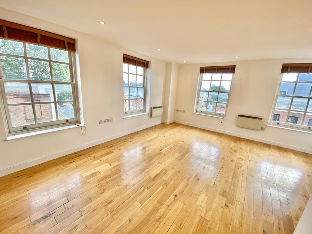 2 bed 1st Floor Flat for rent in Stoke Newington. From Upper Class Estates 2 bed 1st Floor Flat for rent in Stoke Newington. From Upper Class Estates