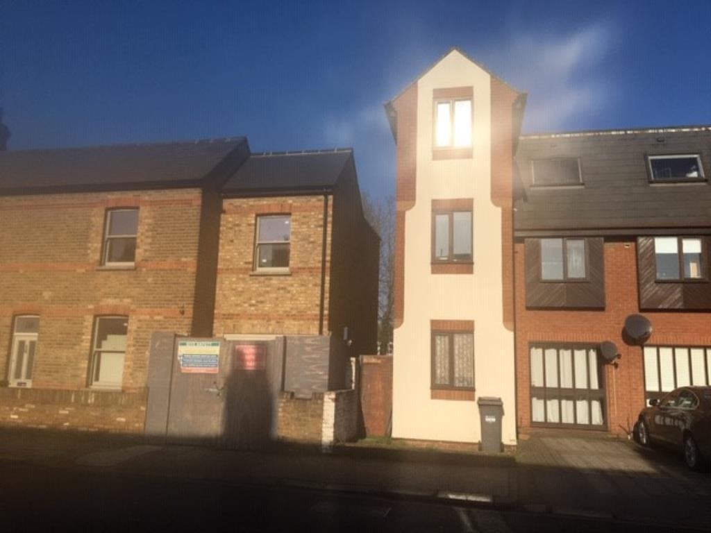 2 bed End of Terrace for rent in Isleworth. From Upstairs Downstairs 2 bed End of Terrace for rent in Isleworth. From Upstairs Downstairs