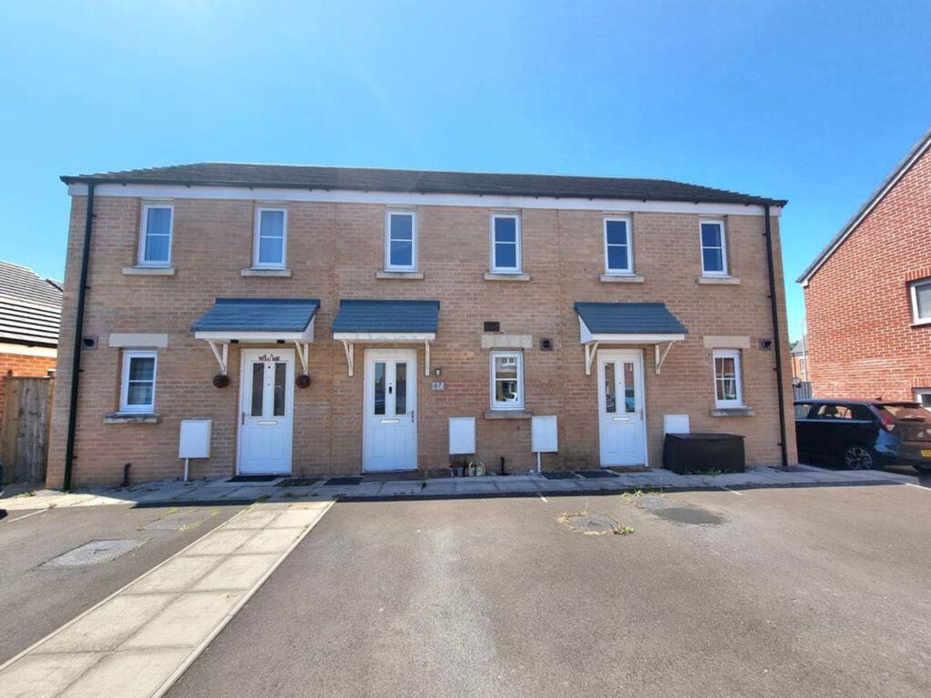 2 bed Mid Terraced House for rent in Bridgend. From Daniel Matthew Estate Agents - Bridgend