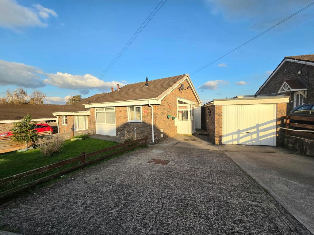 2 bed Semi-detached bungalow for rent in Pen-y-fai. From Daniel Matthew Estate Agents - Bridgend