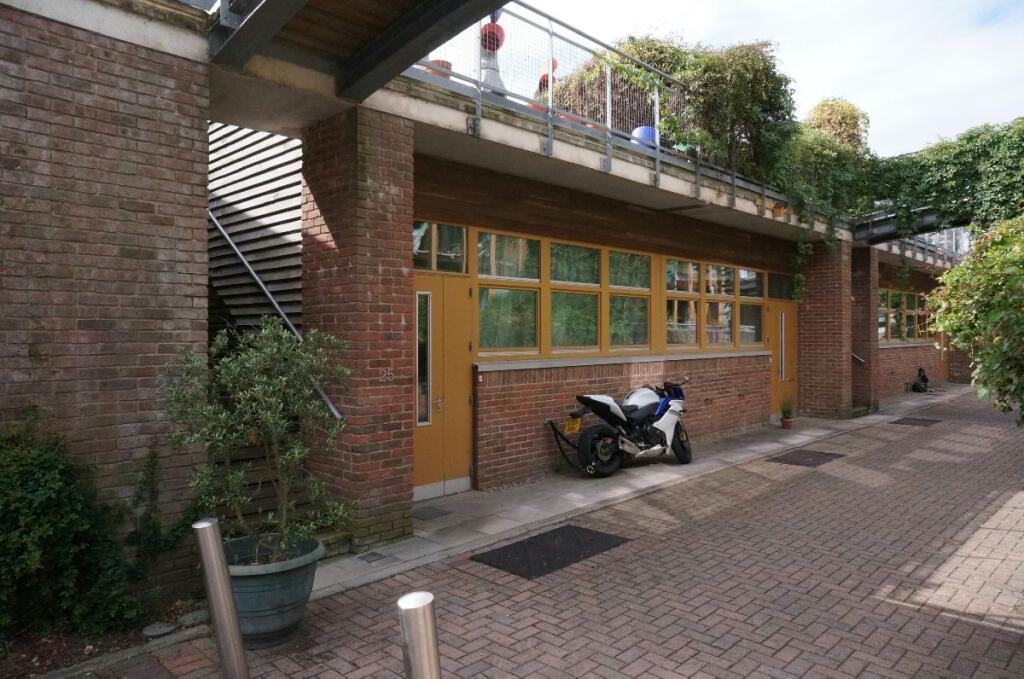 1 bed Annexe for rent in Wallington. From Ushers Estate Agents - Carshalton