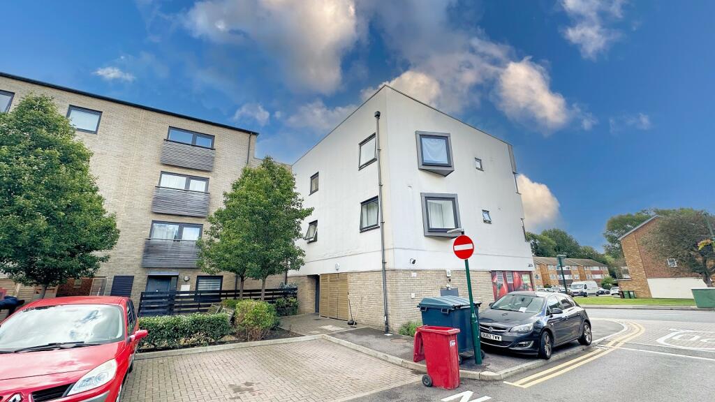 1 bed 1st Floor Flat for rent in Carshalton. From Ushers Estate Agents - Carshalton