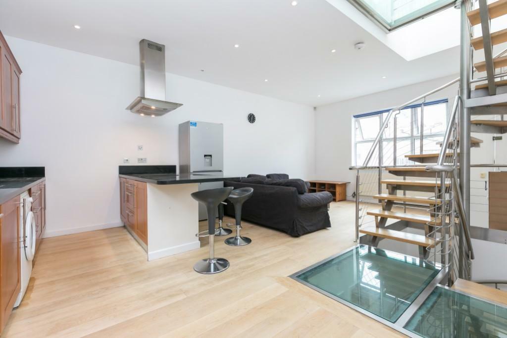 4 bed Mid Terraced House for rent in Hammersmith. From Utile Dulci - London