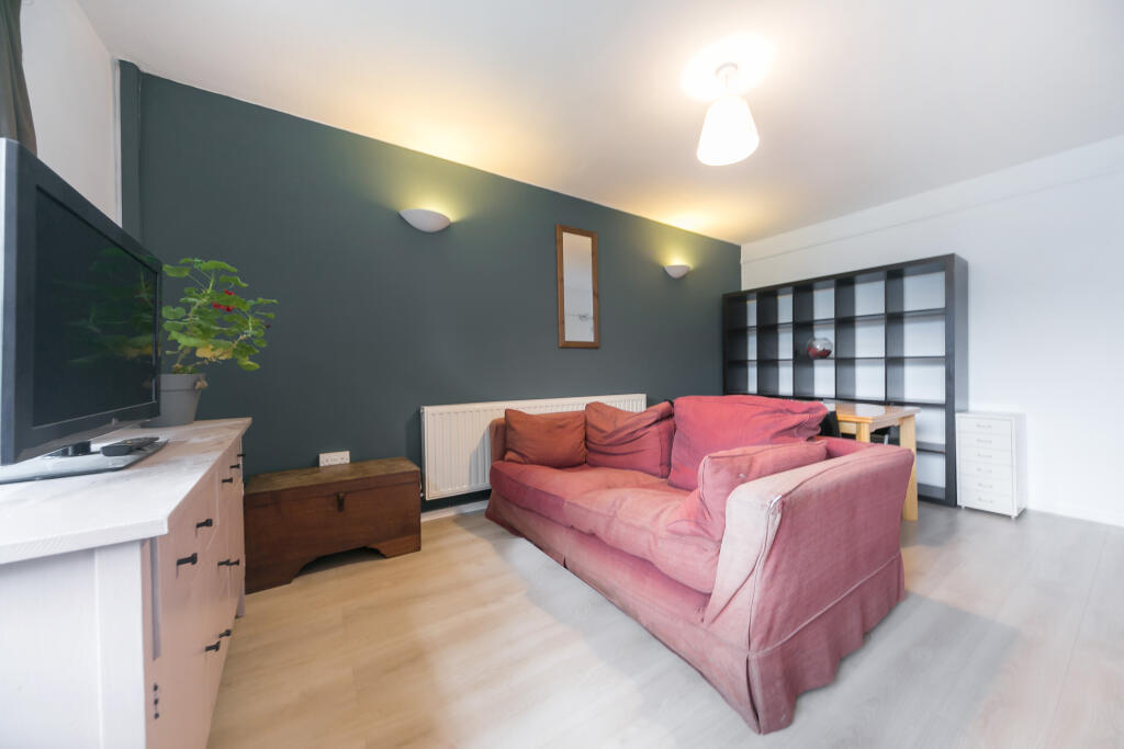 3 bed 1st Floor Flat for rent in Stoke Newington. From Utile Dulci - London