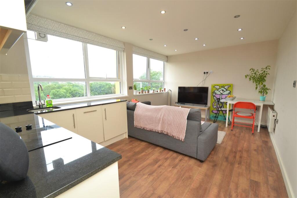 1 bed 1st Floor Flat for rent in Leeds. From Dwell - Headingley