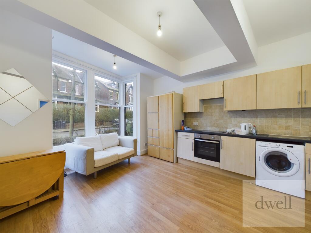 1 bed 1st Floor Flat for rent in Shadwell. From Dwell - Headingley