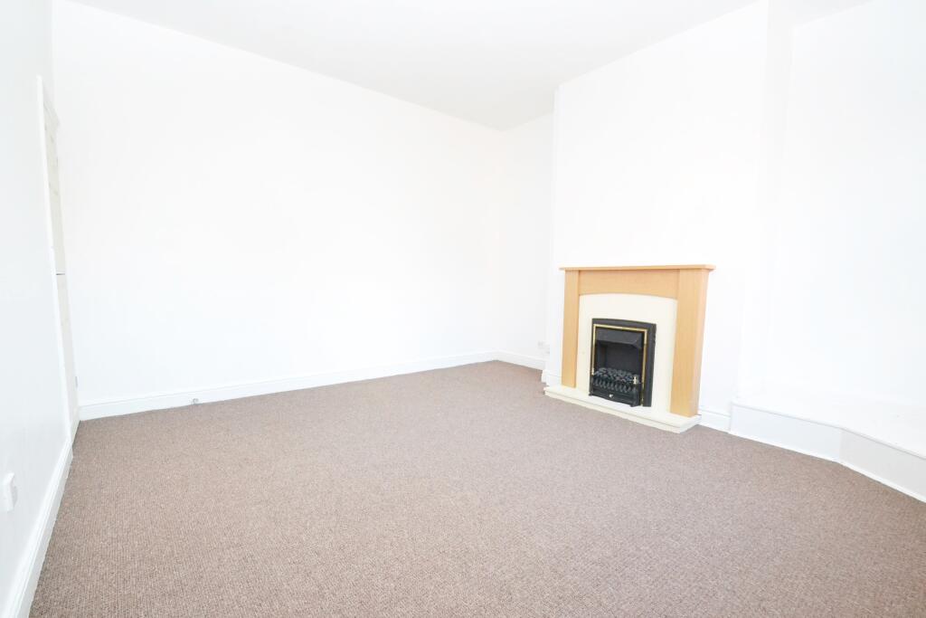 2 bed Mid Terraced House for rent in Leeds. From Dwell - Headingley 2 bed Mid Terraced House for rent in Leeds. From Dwell - Headingley