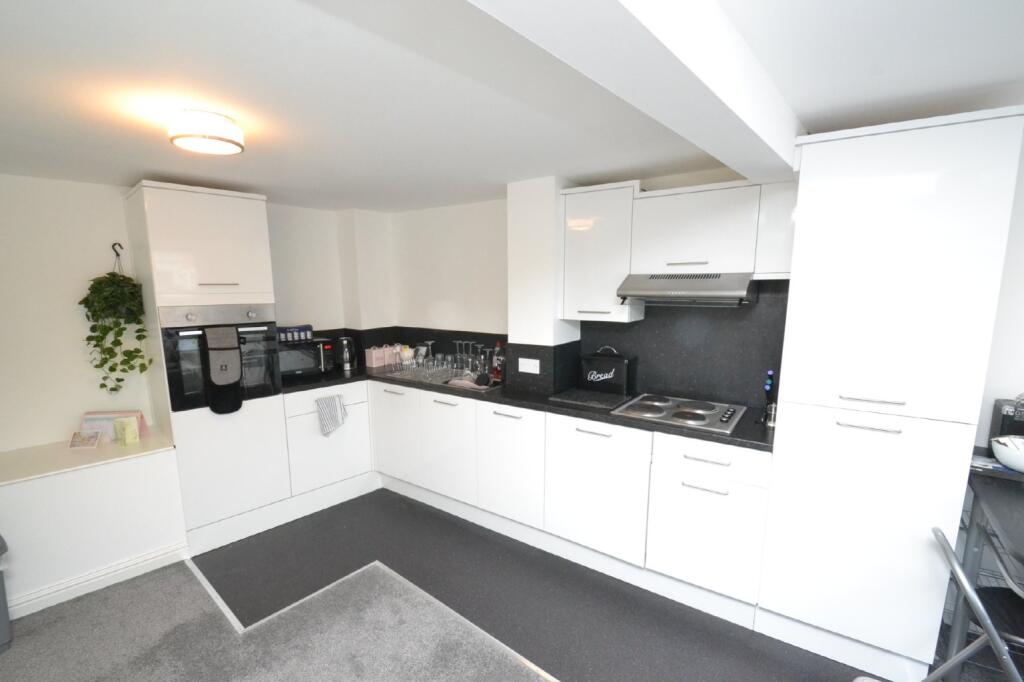 1 bed 1st Floor Flat for rent in Shadwell. From Dwell - Headingley