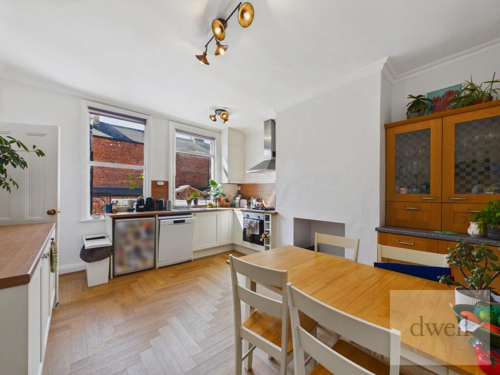 3 bed Mid Terraced House for rent in Leeds. From Dwell - Headingley 3 bed Mid Terraced House for rent in Leeds. From Dwell - Headingley