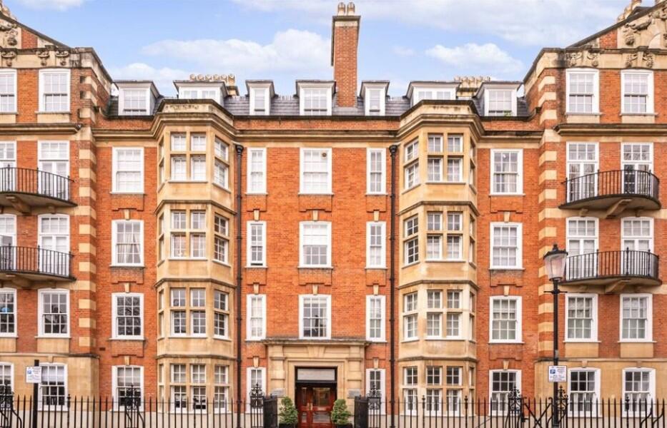 3 bed 1st Floor Flat for rent in London. From Wedgewood Estates - London