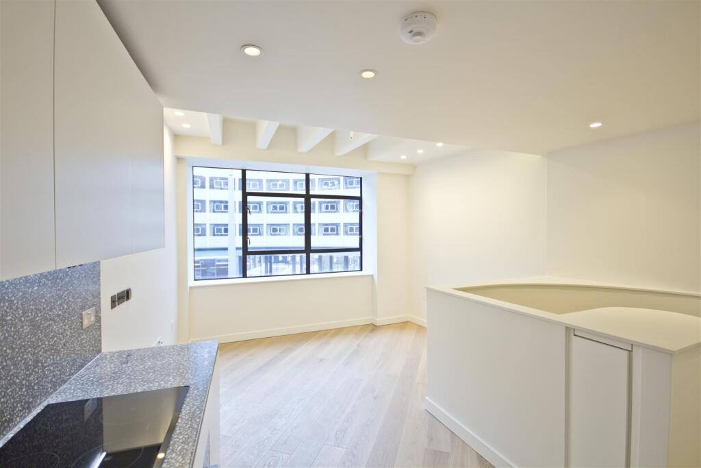 1 bed Apartment for rent in Hammersmith. From Wigmore Jones - London 1 bed Apartment for rent in Hammersmith. From Wigmore Jones - London