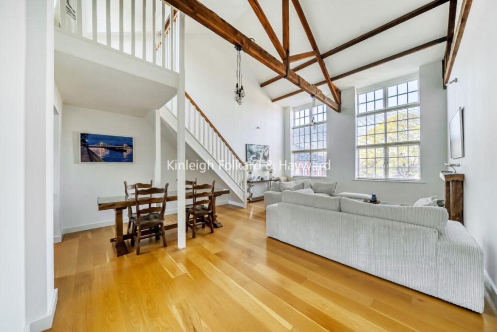 2 bed 1st Floor Flat for rent in London. From Kinleigh Folkard & Hayward - Sales - Southfields