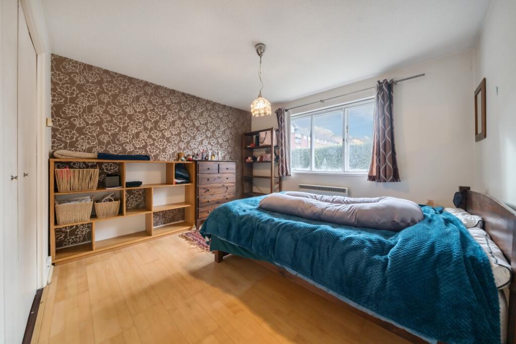 1 bed 1st Floor Flat for rent in Wandsworth. From Kinleigh Folkard & Hayward - Sales - Southfields