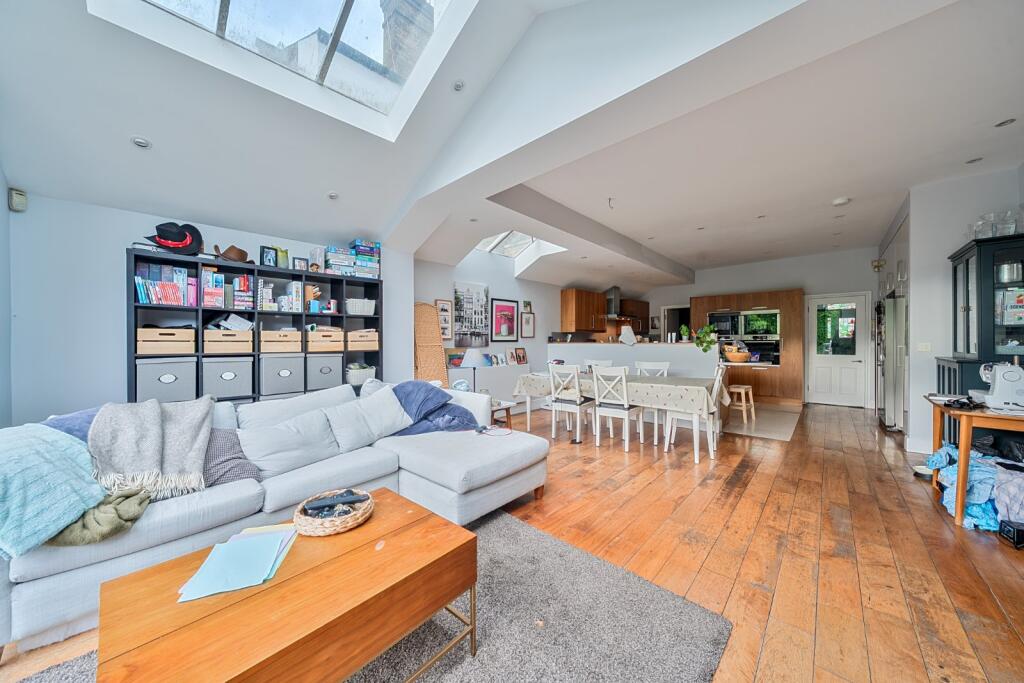 5 bed Detached for rent in London. From Kinleigh Folkard & Hayward - Sales - Southfields 5 bed Detached for rent in London. From Kinleigh Folkard & Hayward - Sales - Southfields
