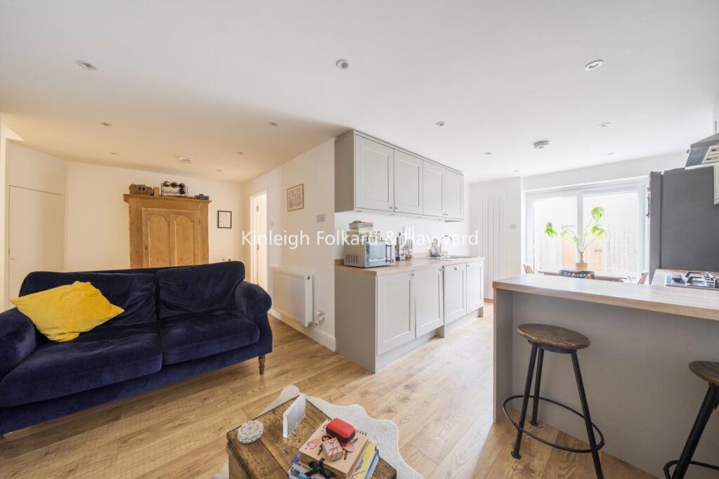 2 bed 1st Floor Flat for rent in Wandsworth. From Kinleigh Folkard & Hayward - Sales - Southfields