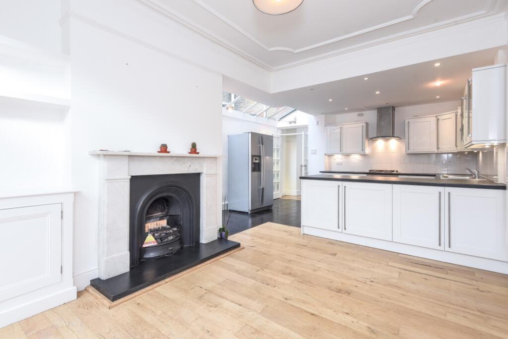 5 bed Detached for rent in London. From Kinleigh Folkard & Hayward - Sales - Southfields 5 bed Detached for rent in London. From Kinleigh Folkard & Hayward - Sales - Southfields