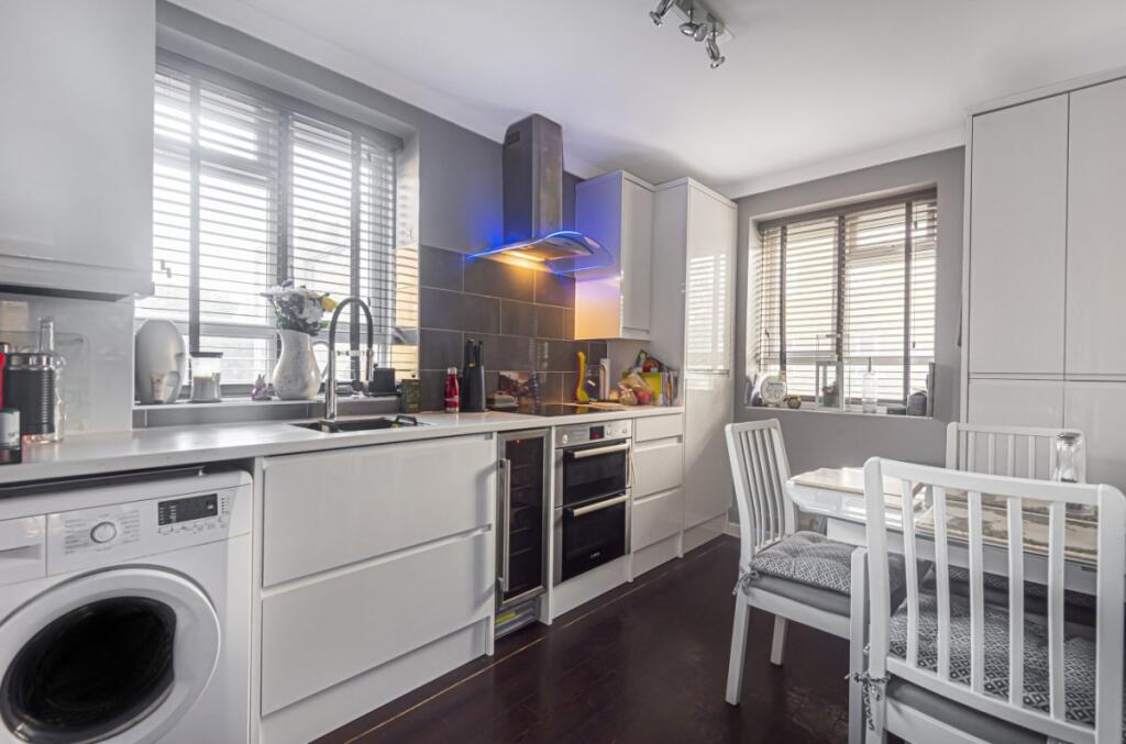 2 bed 1st Floor Flat for rent in Wimbledon. From Kinleigh Folkard & Hayward - Sales - Southfields