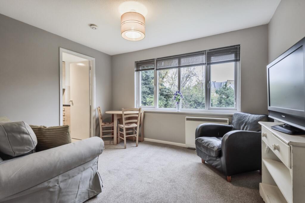 2 bed 1st Floor Flat for rent in London. From Kinleigh Folkard & Hayward - Sales - Southfields