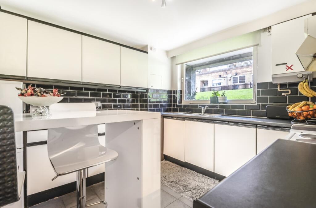 3 bed 1st Floor Flat for rent in Wimbledon. From Kinleigh Folkard & Hayward - Sales - Southfields 3 bed 1st Floor Flat for rent in Wimbledon. From Kinleigh Folkard & Hayward - Sales - Southfields