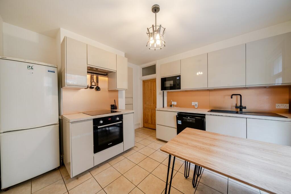 3 bed Mid Terraced House for rent in London. From Kinleigh Folkard & Hayward - Sales - Southfields 3 bed Mid Terraced House for rent in London. From Kinleigh Folkard & Hayward - Sales - Southfields