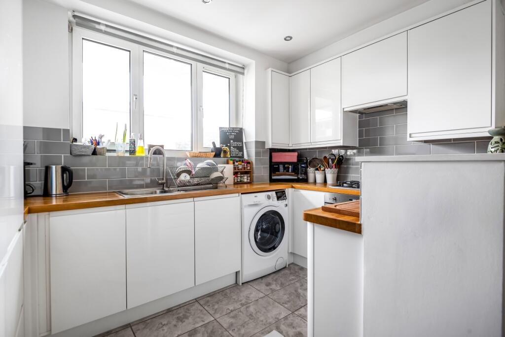2 bed Not Specified for rent in Wimbledon. From Kinleigh Folkard & Hayward - Sales - Southfields