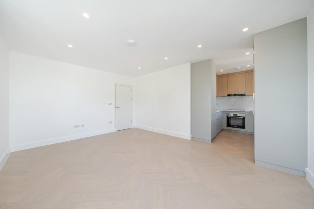 2 bed 1st Floor Flat for rent in Wimbledon. From Kinleigh Folkard & Hayward - Sales - Southfields 2 bed 1st Floor Flat for rent in Wimbledon. From Kinleigh Folkard & Hayward - Sales - Southfields