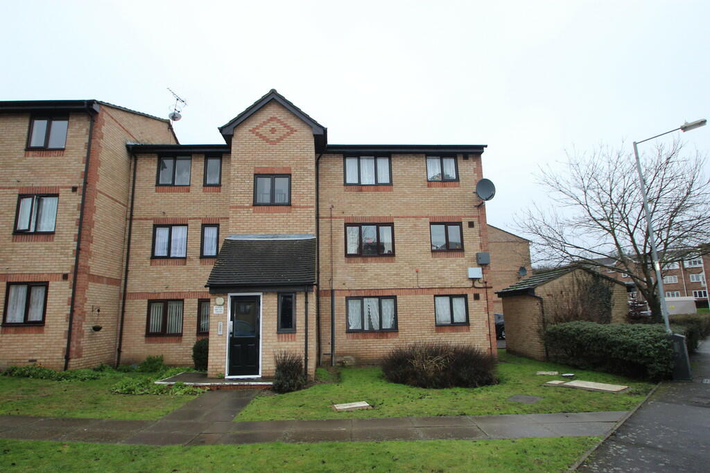 1 bed Flat for rent in Bowers Gifford. From Williams and Donovan - Benfleet