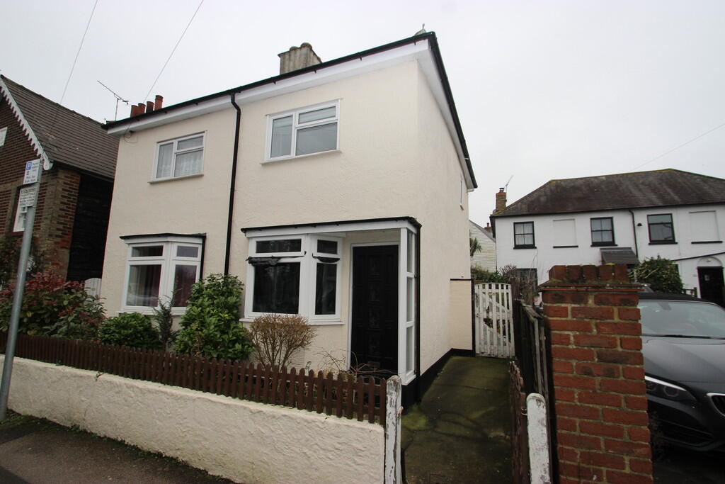1 bed Semi Detached for rent in Tarpots. From Williams and Donovan - Benfleet