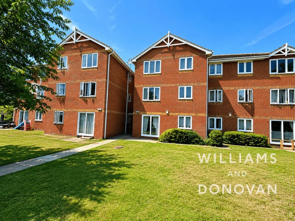2 bed House (unspecified) for rent in Tarpots. From Williams and Donovan - Benfleet
