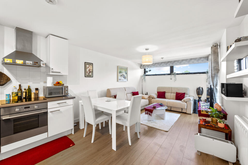 1 bed 1st Floor Flat for rent in Battersea. From Winchester White - Battersea