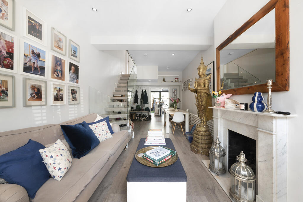 5 bed Detached for rent in Battersea. From Winchester White - Battersea